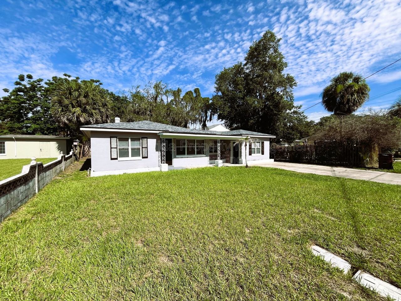 1510 Altaloma Ave - Photo 2 of 18