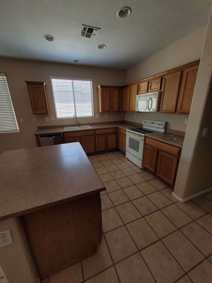 2517 W Memorial Dr - Photo 6 of 10