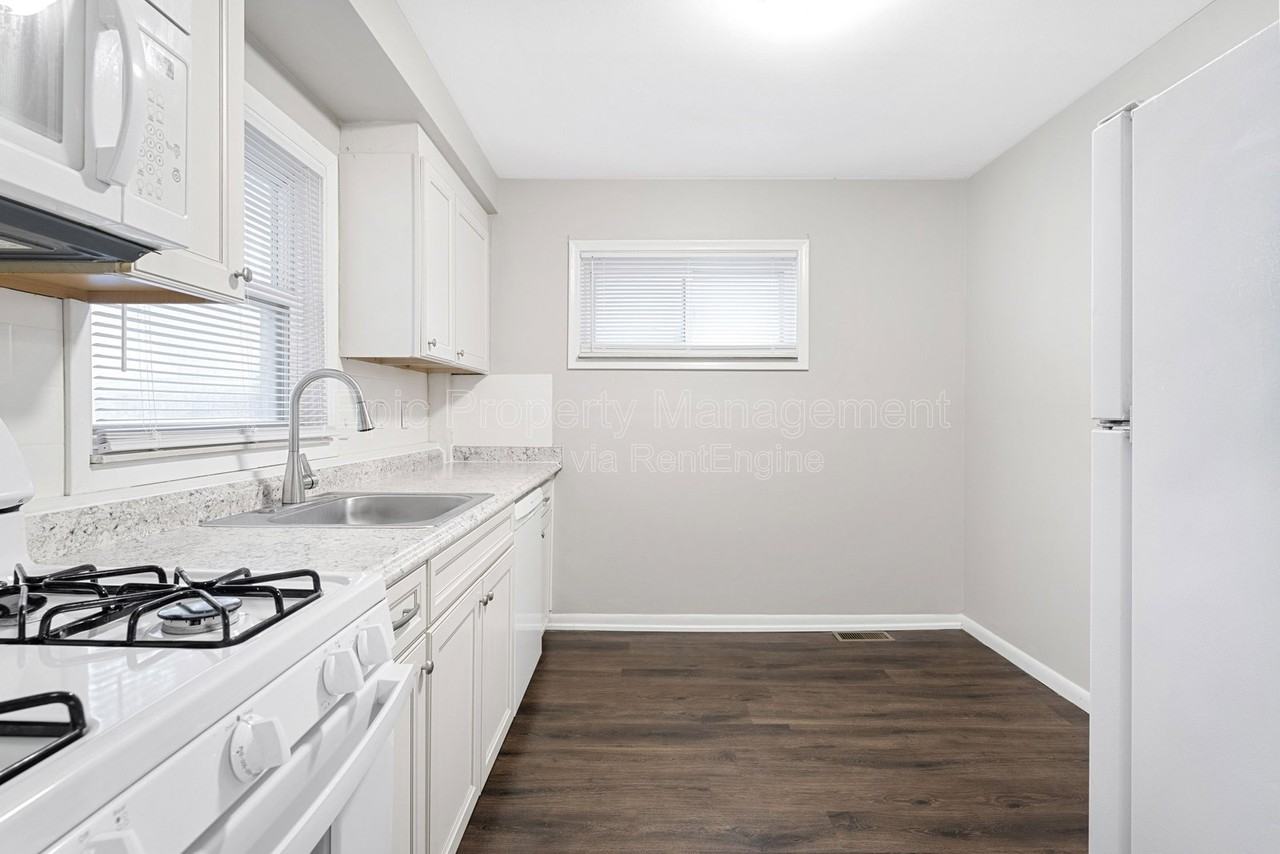 14069 Helen St - Photo 2 of 13