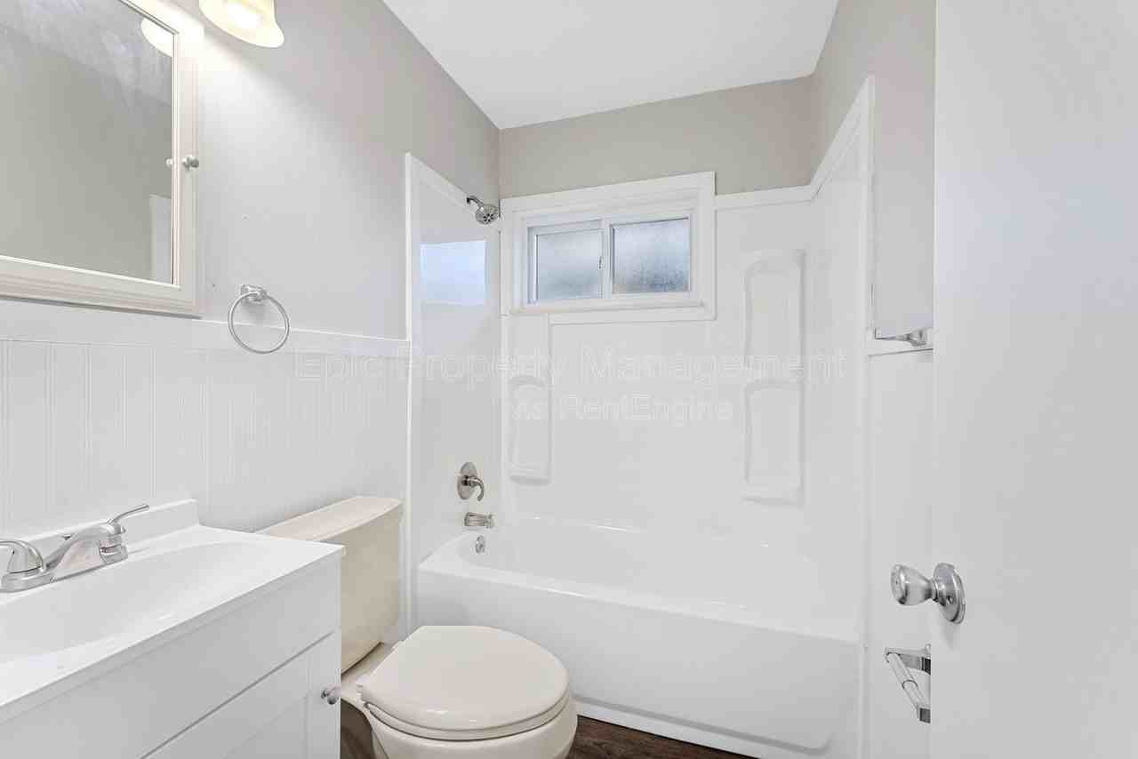 14069 Helen St - Photo 4 of 13