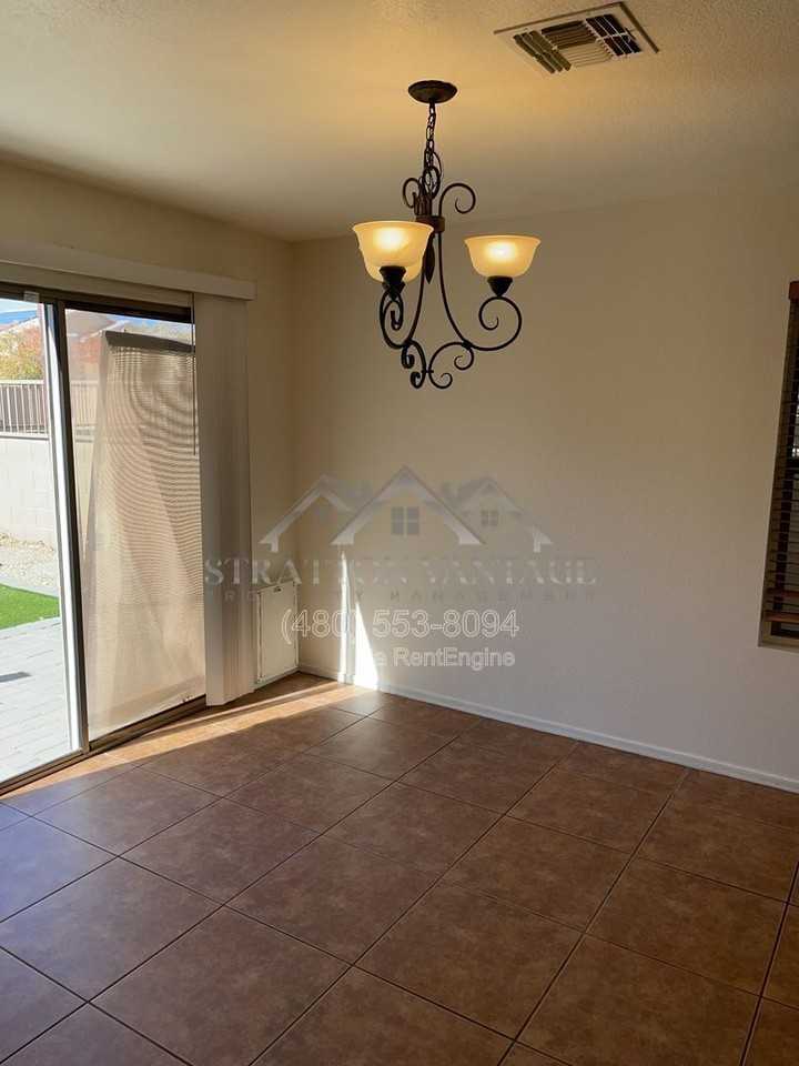 9592 N 82nd Ave - Photo 6 of 14