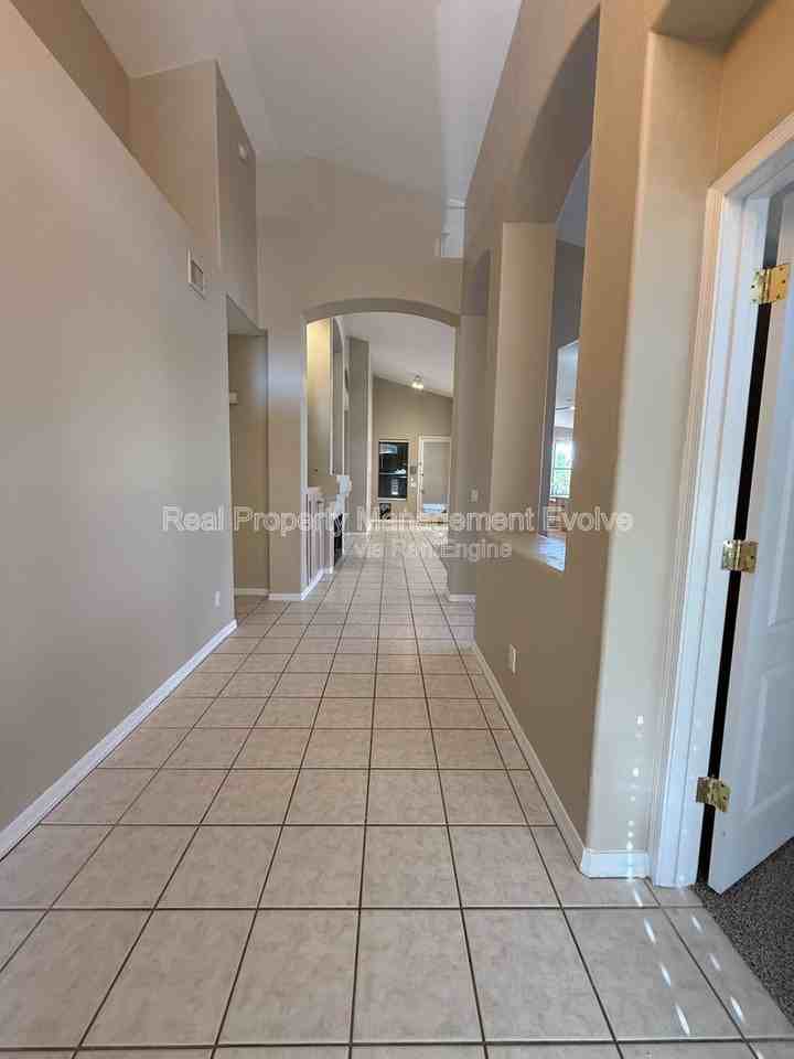 3646 N Katmai - Photo 3 of 37