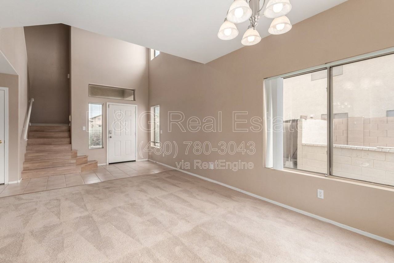 13391 W Crocus Dr - Photo 4 of 32