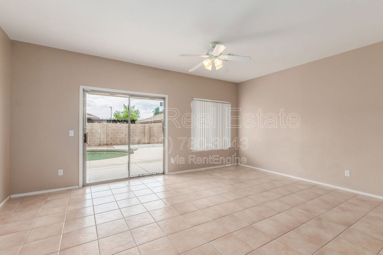 13391 W Crocus Dr - Photo 6 of 32