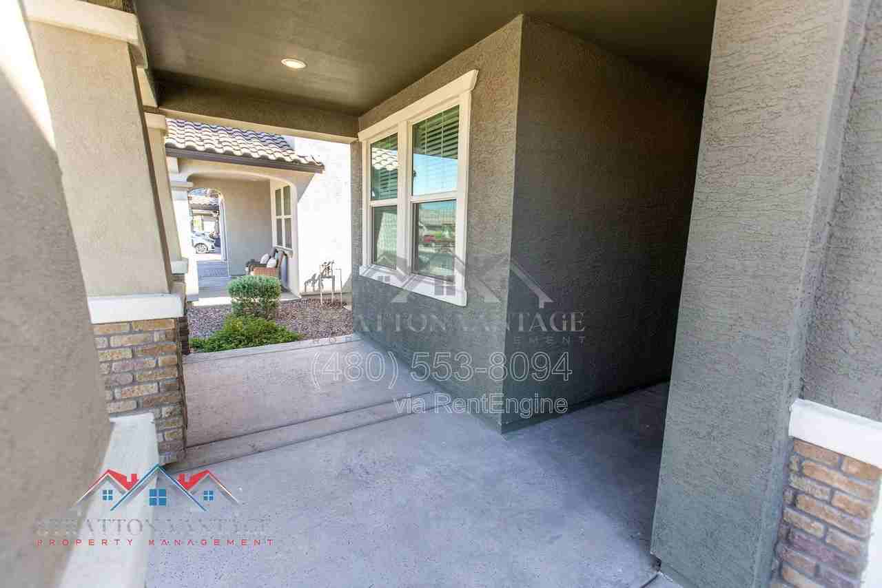 15075 W Mckinley St - Photo 5 of 50