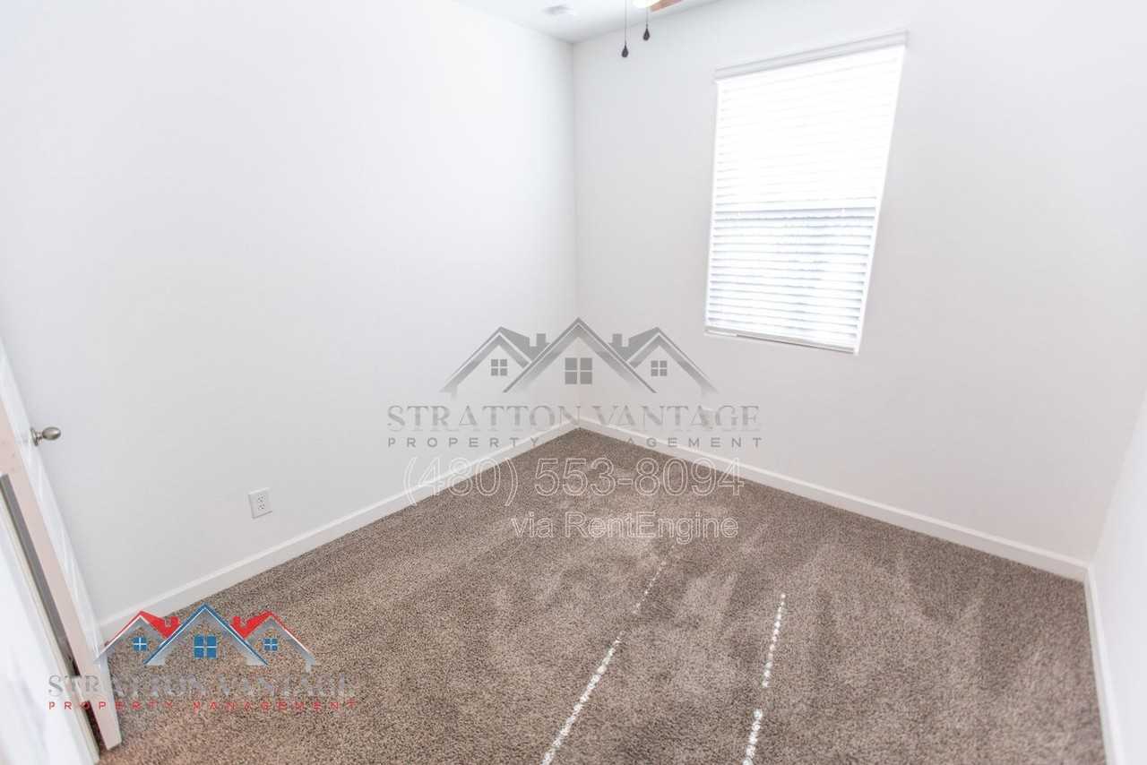 1673 N Wrigley Dr - Photo 6 of 42