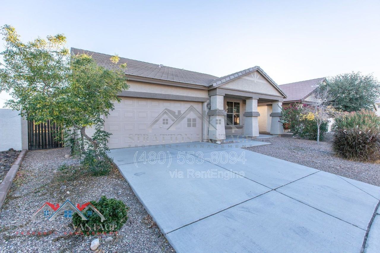 11751 W Daley Ln - Photo 3 of 45