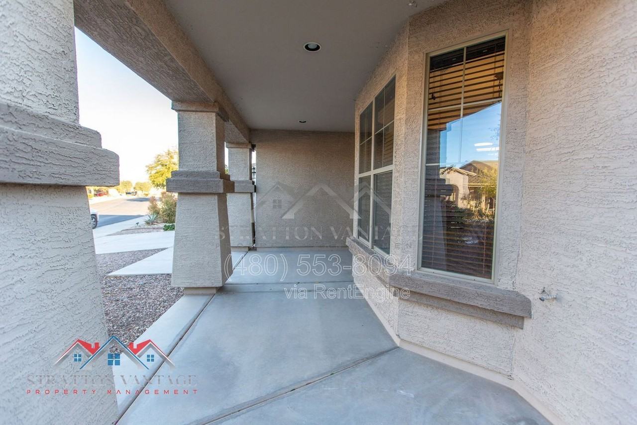 11751 W Daley Ln - Photo 6 of 45