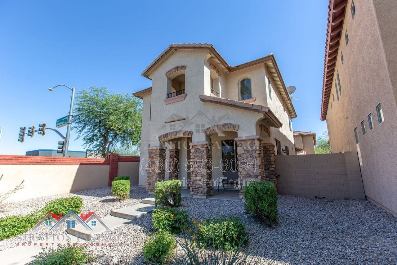 9136 W Meadow Dr - Photo 3 of 38