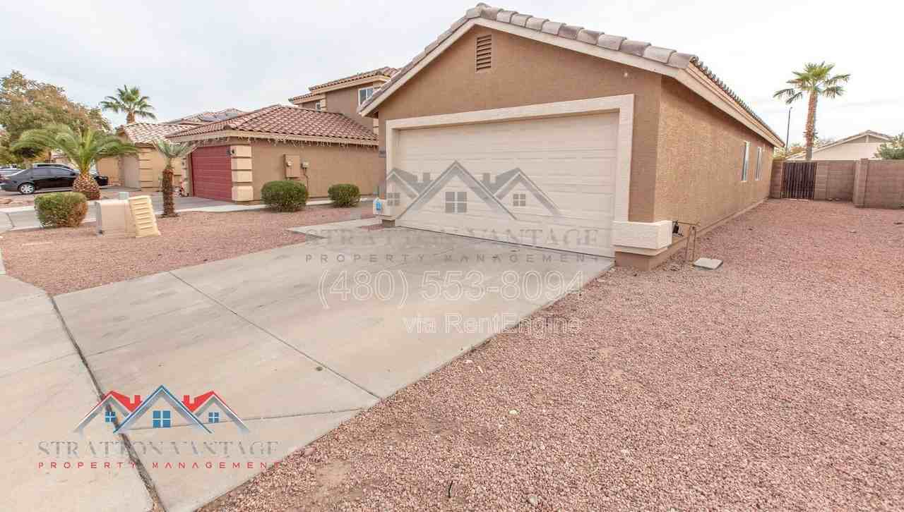 11801 W Paradise Dr - Photo 3 of 34