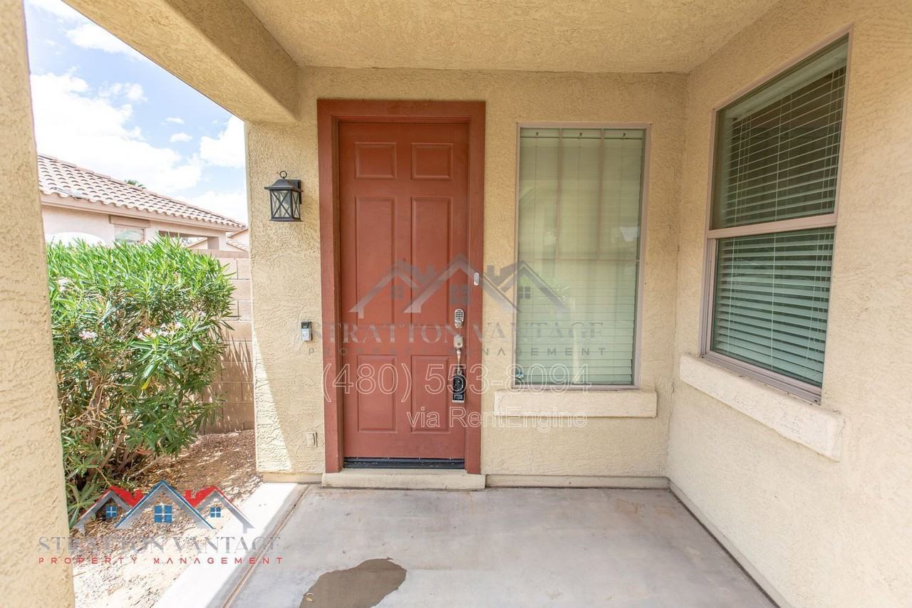 3068 E Ravenswood Dr - Photo 5 of 50