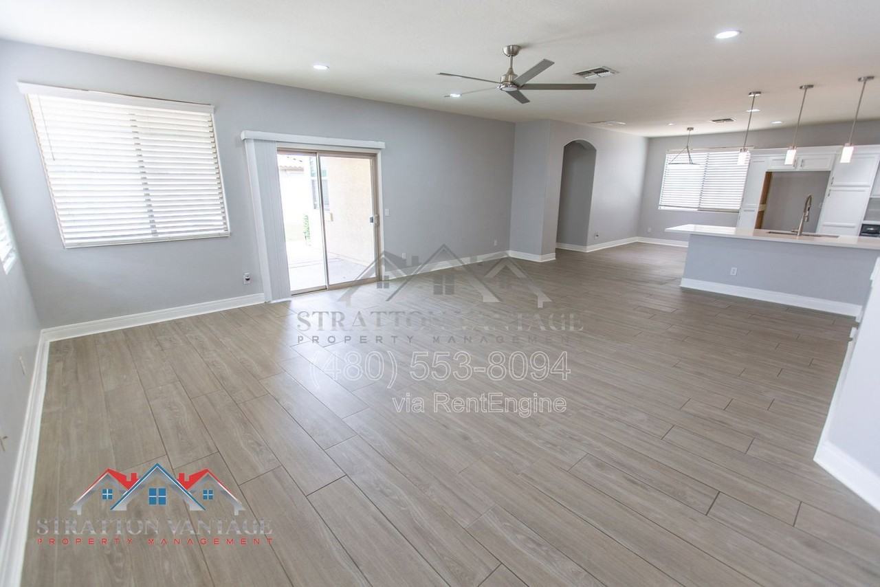 3068 E Ravenswood Dr - Photo 6 of 50