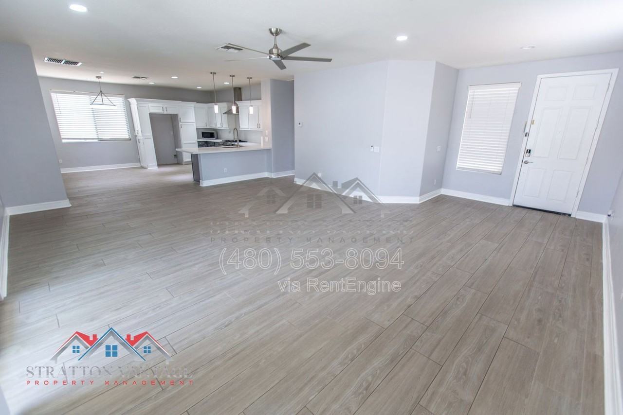 3068 E Ravenswood Dr - Photo 7 of 50