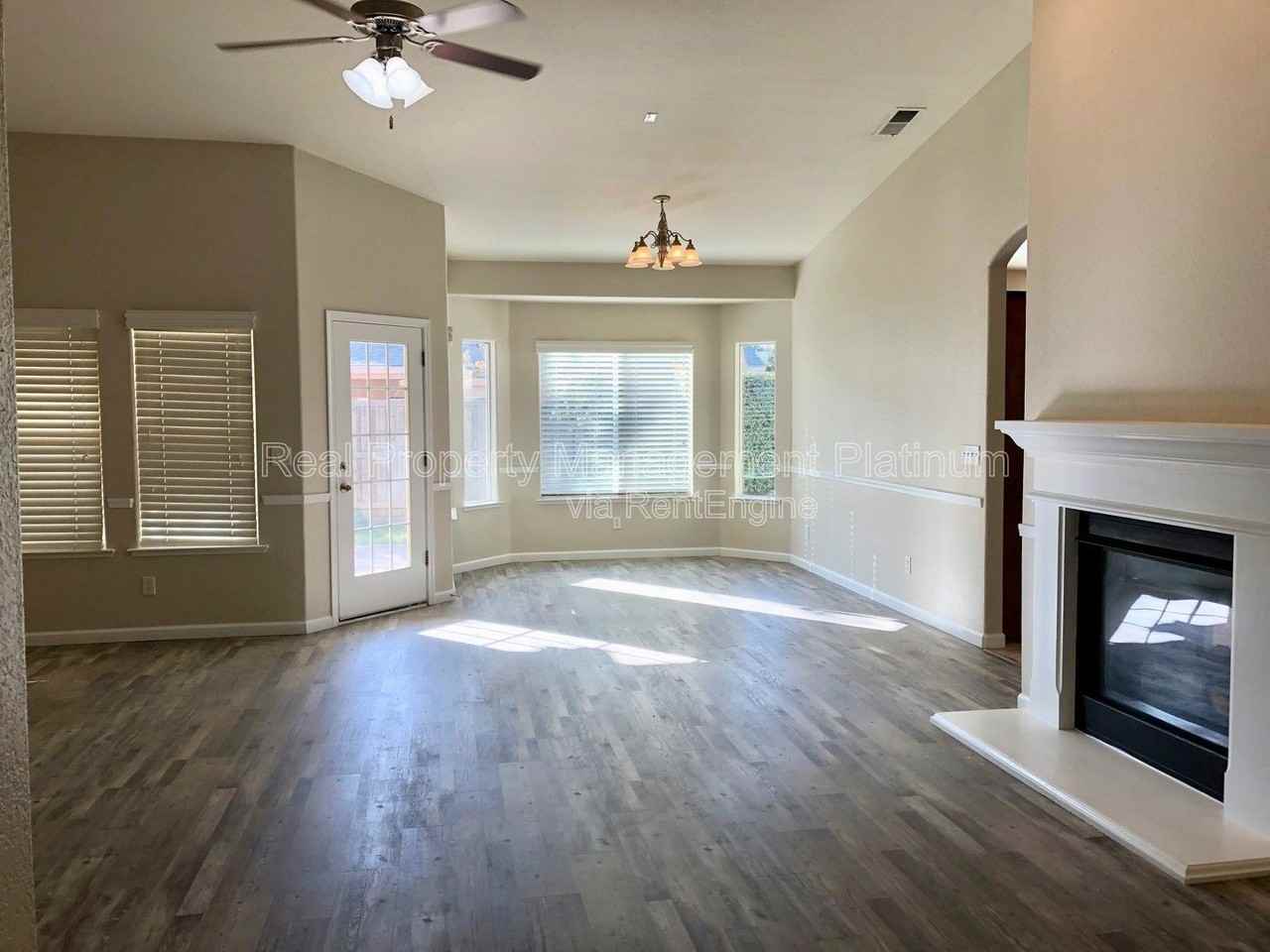546 Everglade Ave - Photo 3 of 11