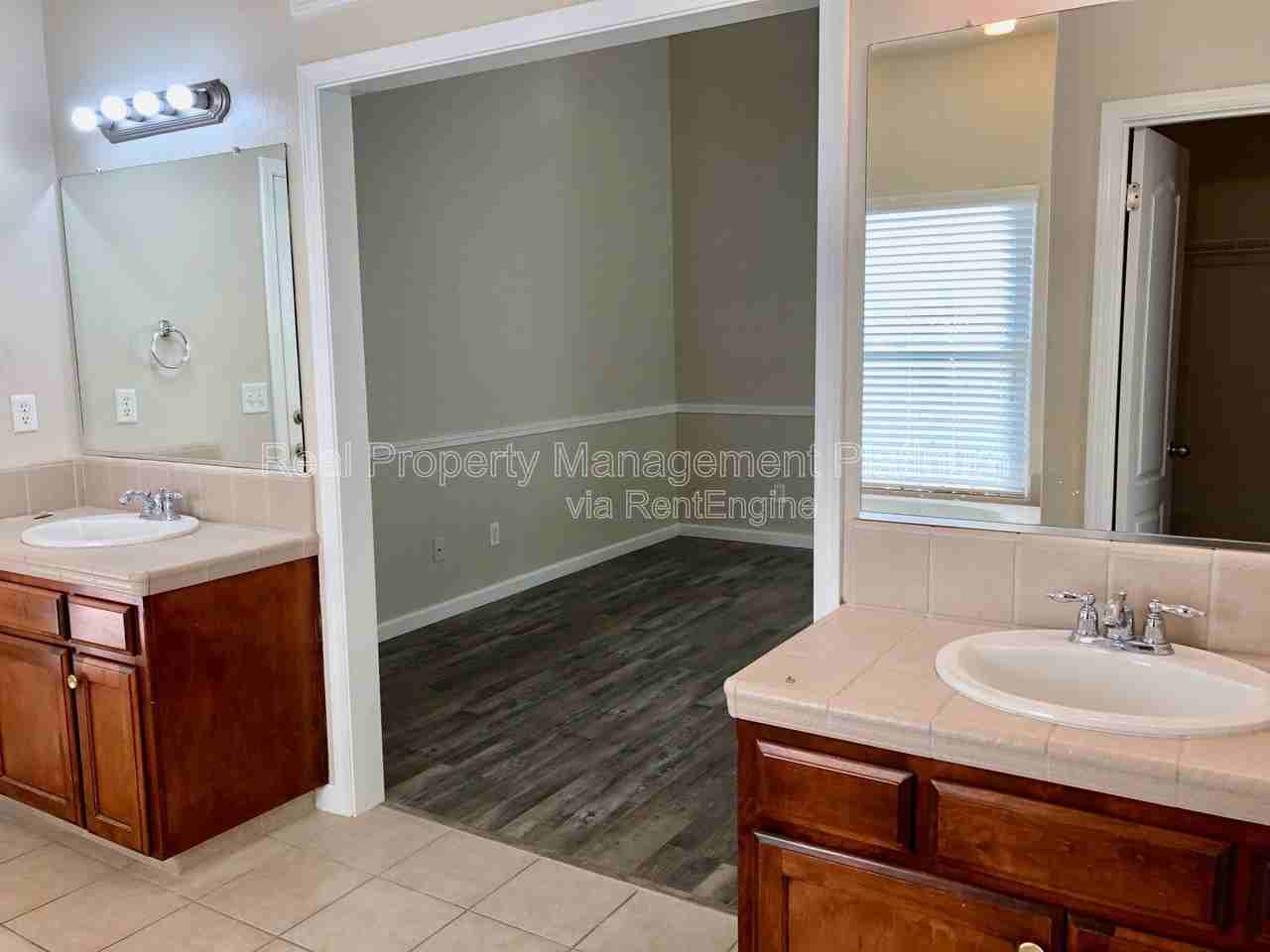 546 Everglade Ave - Photo 6 of 11