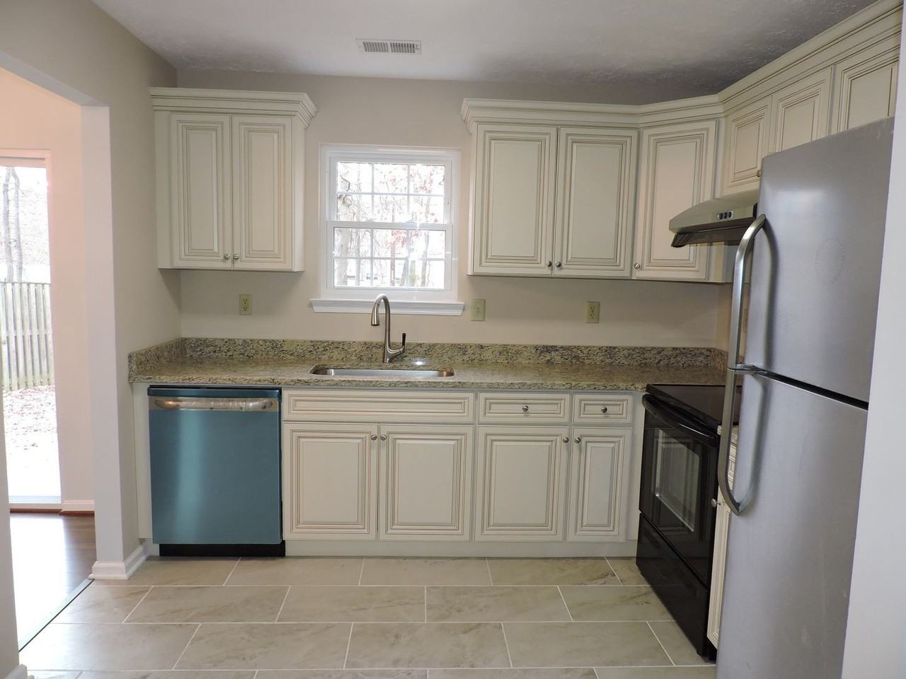 34 Meadowside Ct - Photo 5 of 16
