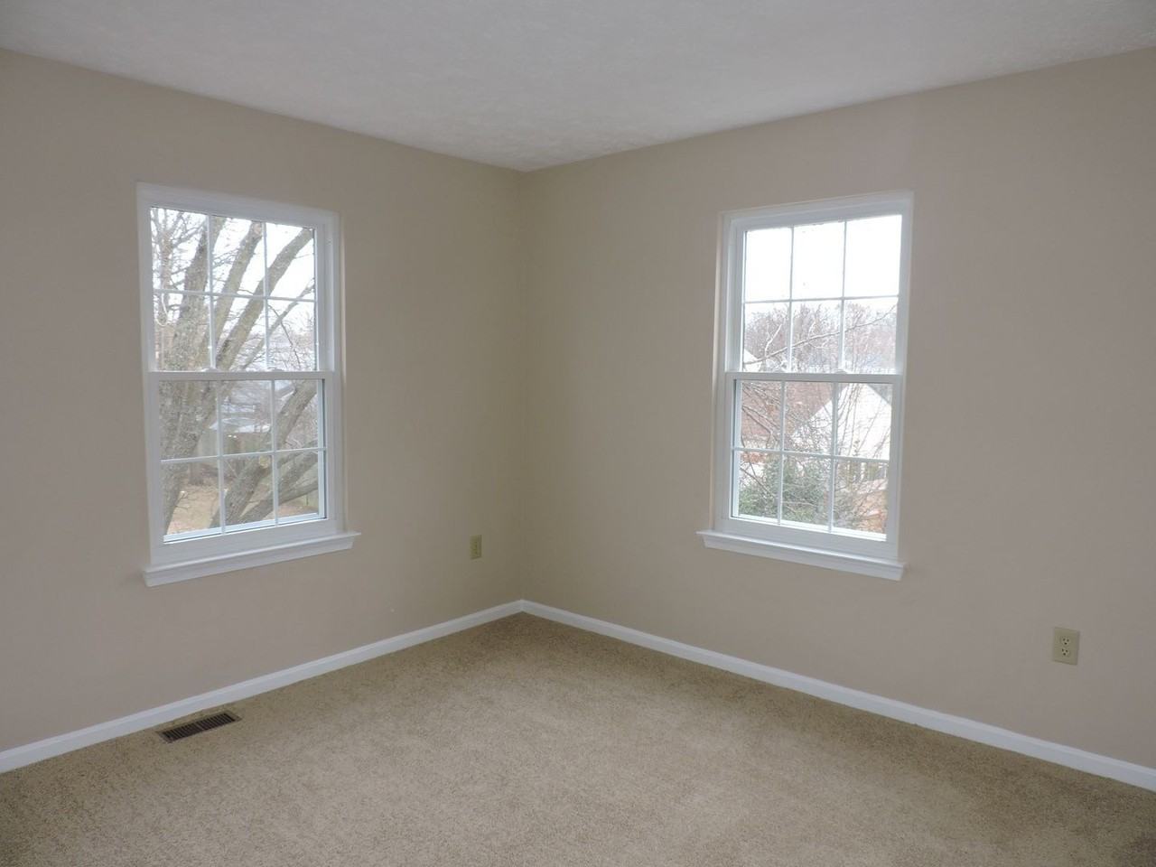 34 Meadowside Ct - Photo 7 of 16