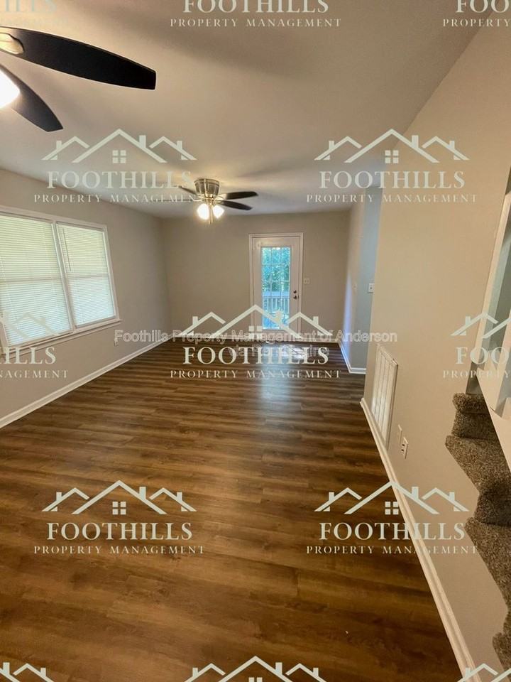 214 Keithwood Dr - Photo 3 of 23