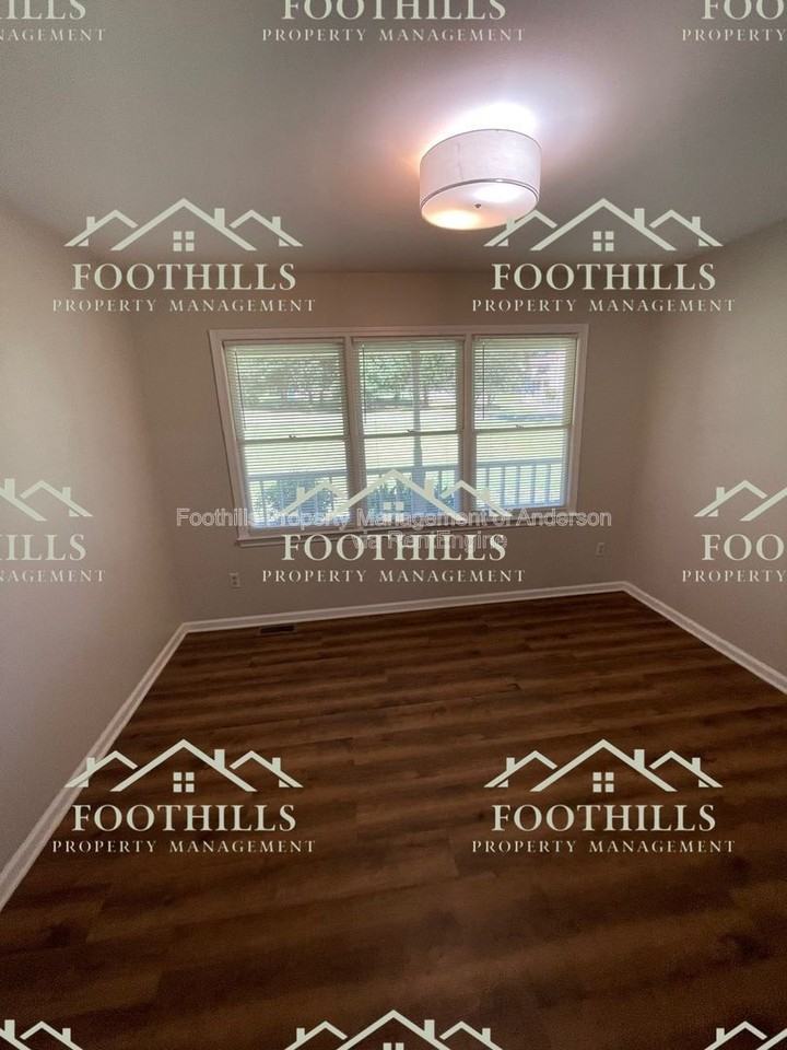 214 Keithwood Dr - Photo 7 of 23