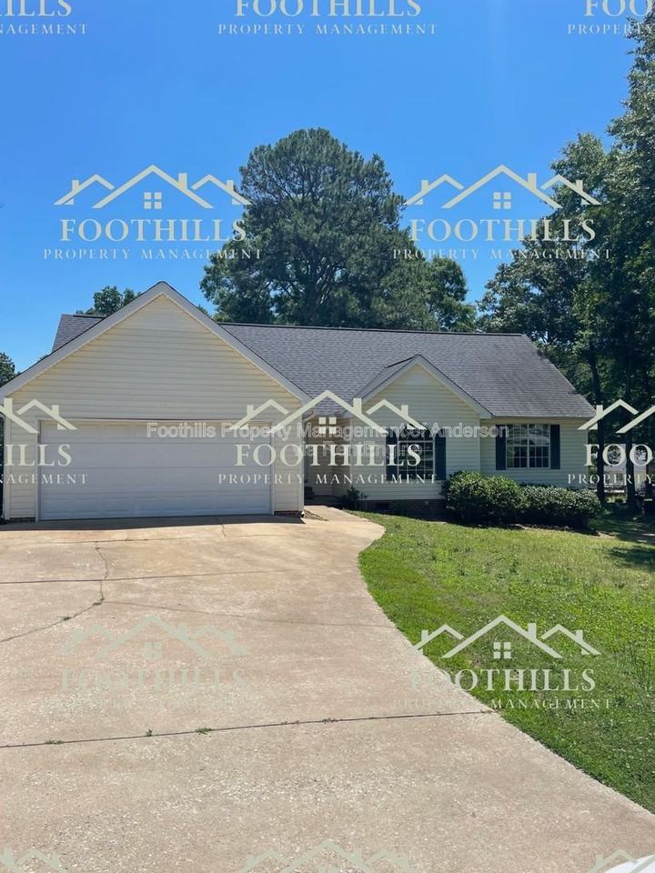 3109 Pinehurst Ln - Photo 2 of 12