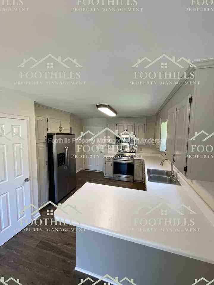 3109 Pinehurst Ln - Photo 4 of 12