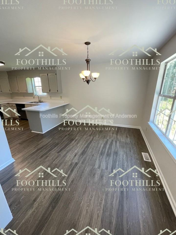 3109 Pinehurst Ln - Photo 5 of 12
