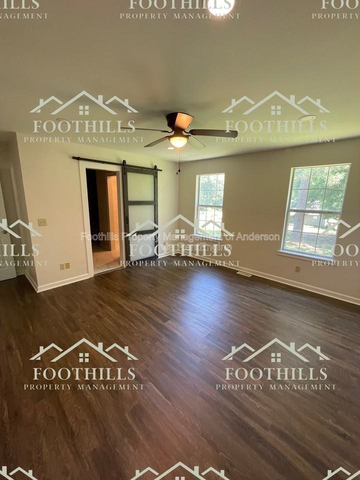 3109 Pinehurst Ln - Photo 7 of 12