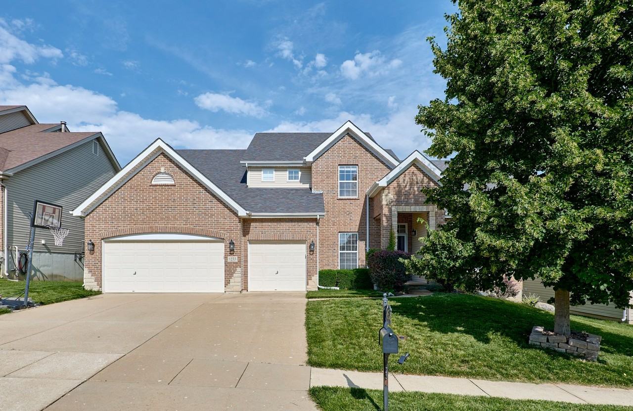 5233 Mirasol Manor Way - Photo 2 of 50