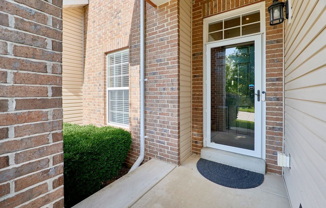 5233 Mirasol Manor Way - Photo 4 of 50