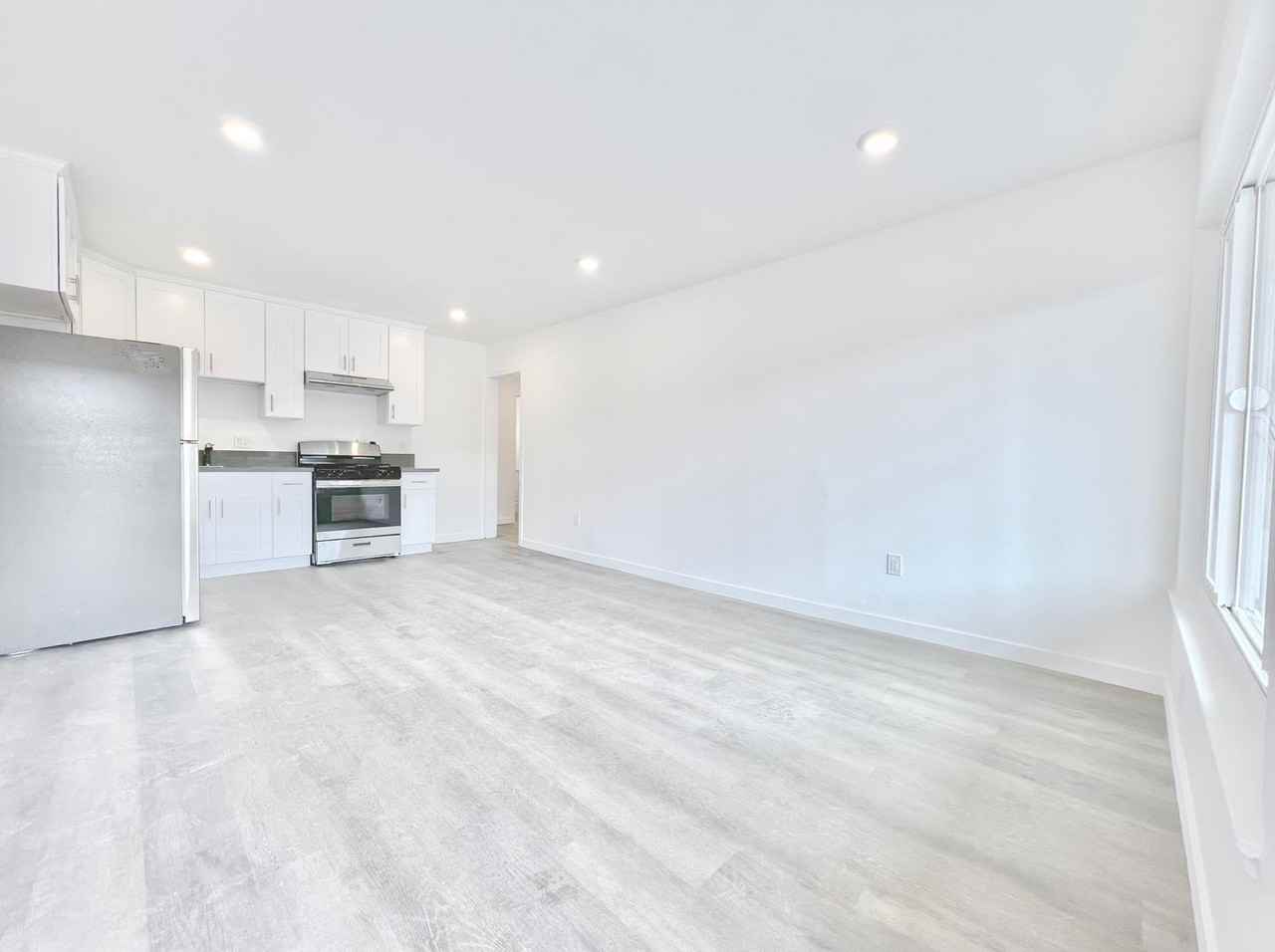3930 Nicolet Ave #15 - Photo 6 of 13