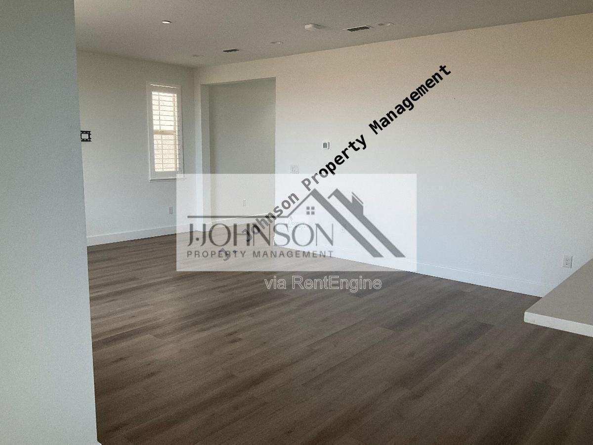 49 W Piazza St - Photo 3 of 10
