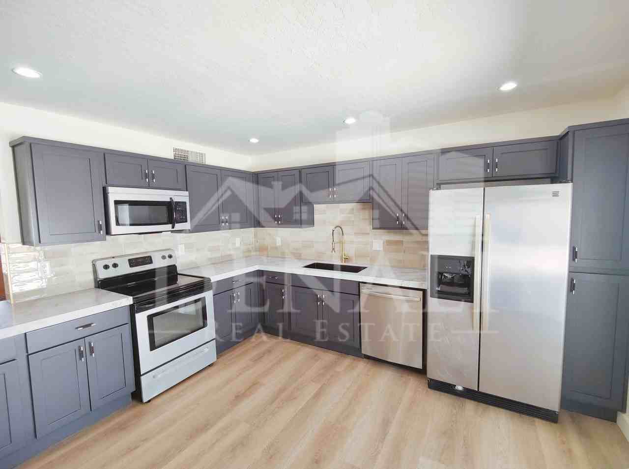 7321 E Coronado Rd - Photo 4 of 18