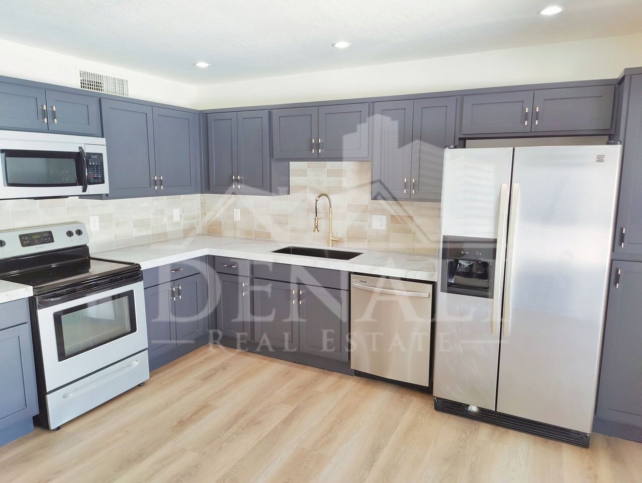 7321 E Coronado Rd - Photo 6 of 18