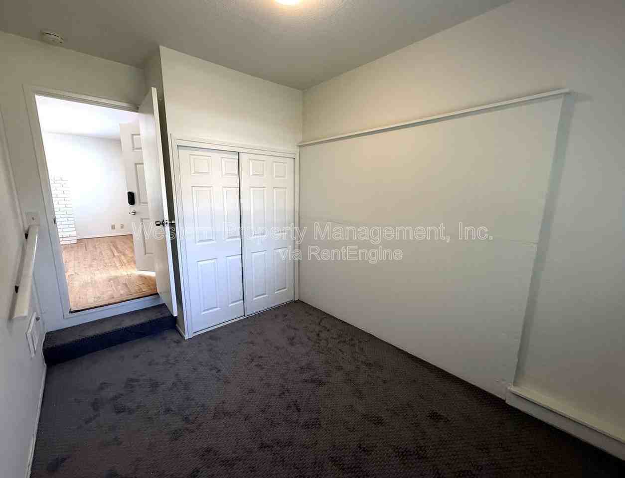 4610 Garnet St - Photo 5 of 14