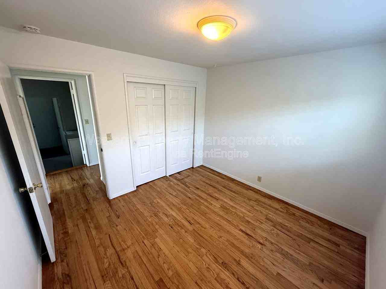 4610 Garnet St - Photo 6 of 14