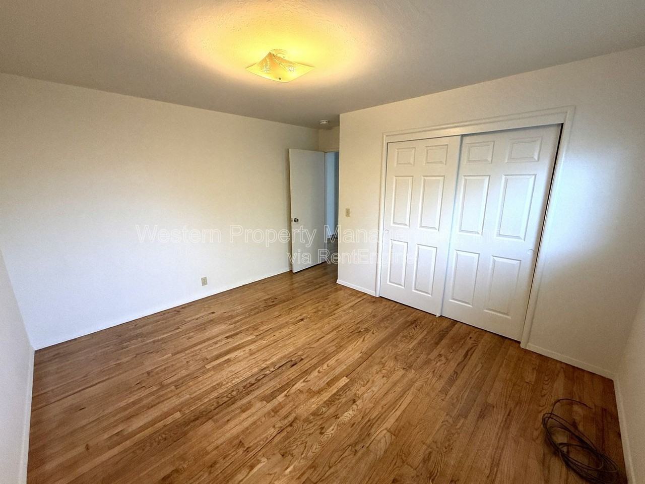 4610 Garnet St - Photo 7 of 14