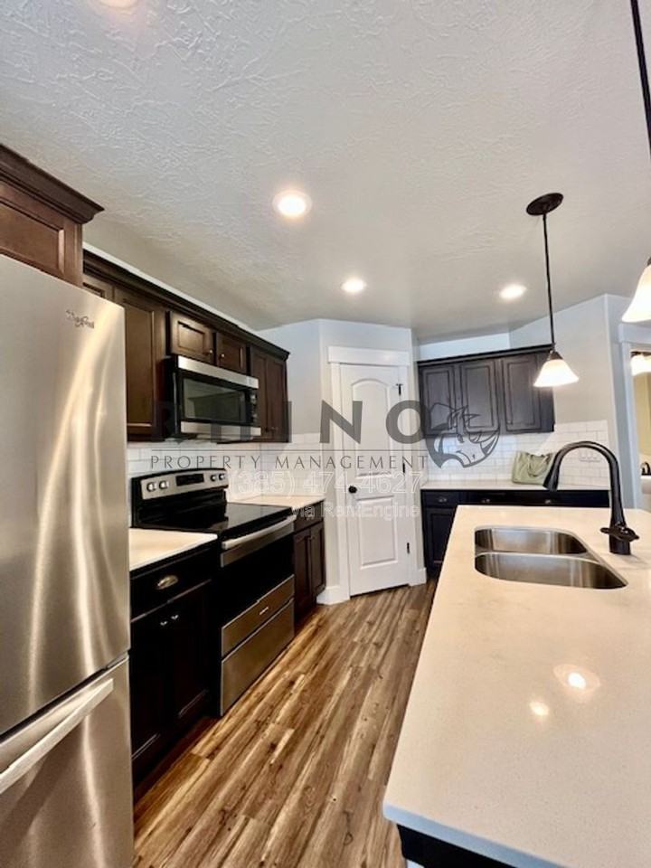 53 N 2000 W - Photo 4 of 18