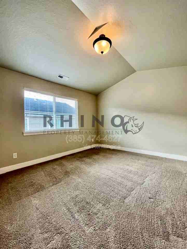 53 N 2000 W - Photo 6 of 18