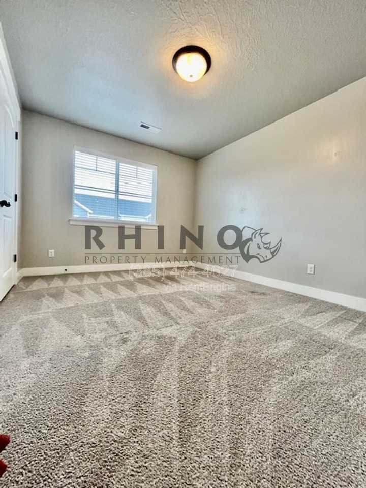 53 N 2000 W - Photo 7 of 18