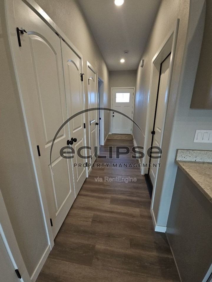 519 Washington Ave #519 - Photo 3 of 16