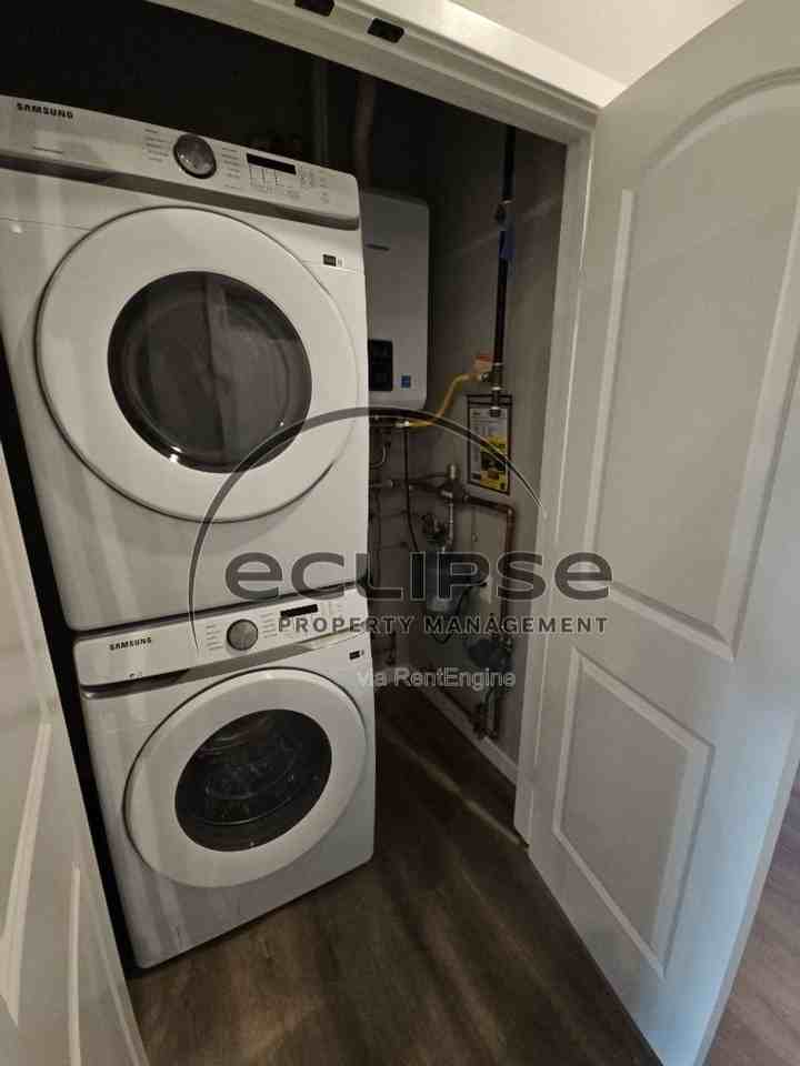 519 Washington Ave #519 - Photo 4 of 16