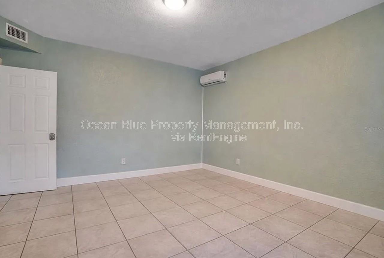 316 W Columbus Dr #B1 - Photo 3 of 5