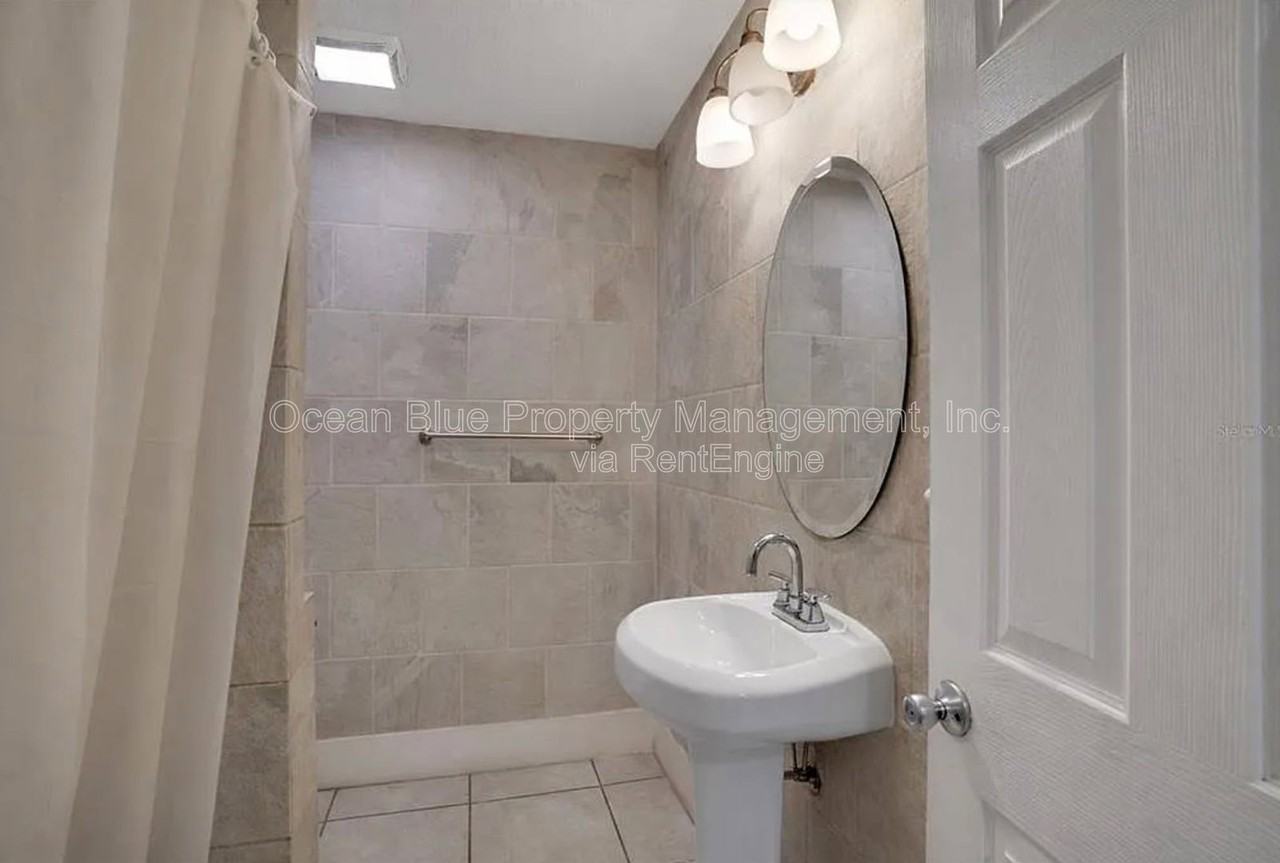 316 W Columbus Dr #B1 - Photo 4 of 5