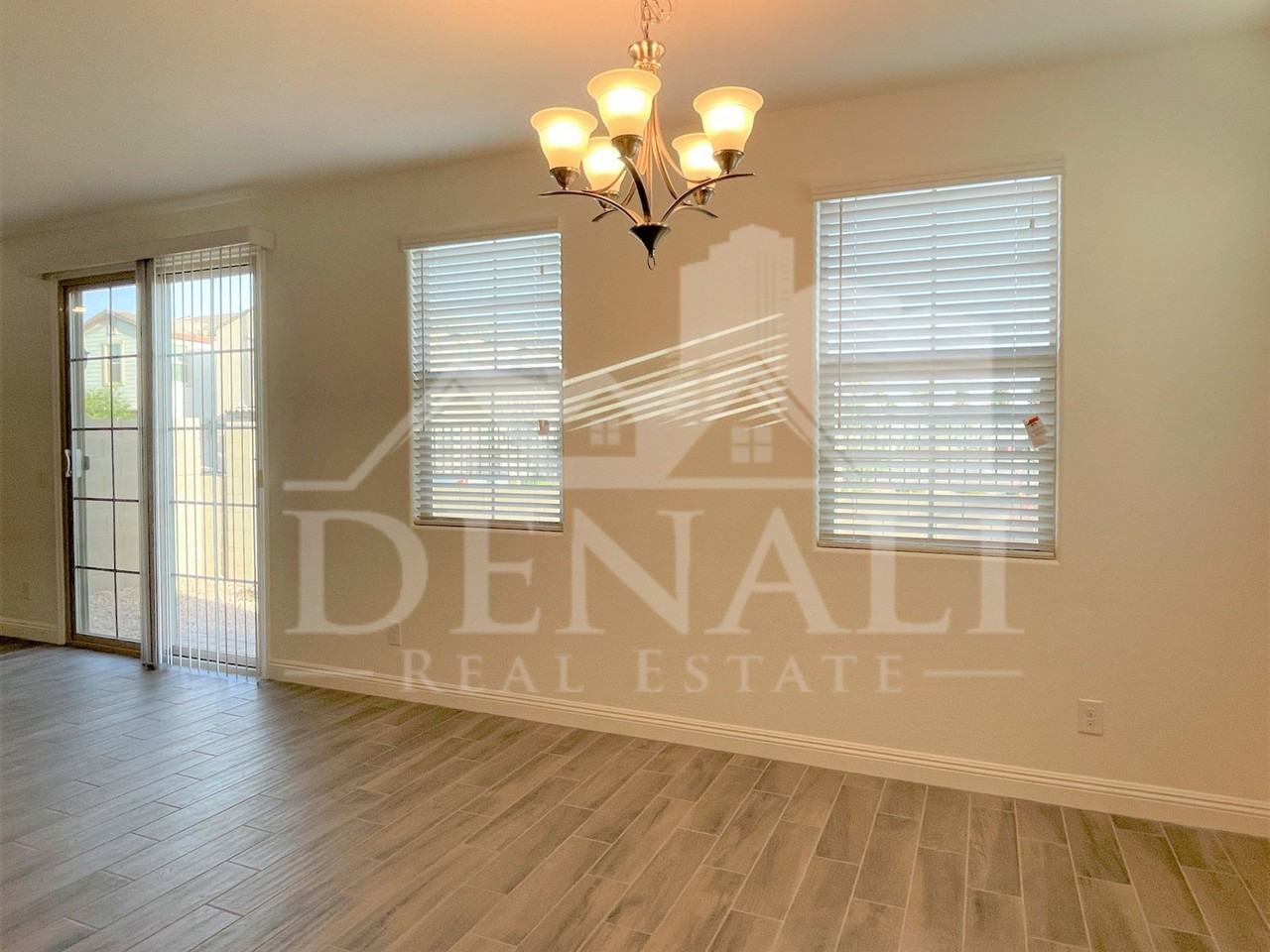 242 N Sunrise - Photo 6 of 28