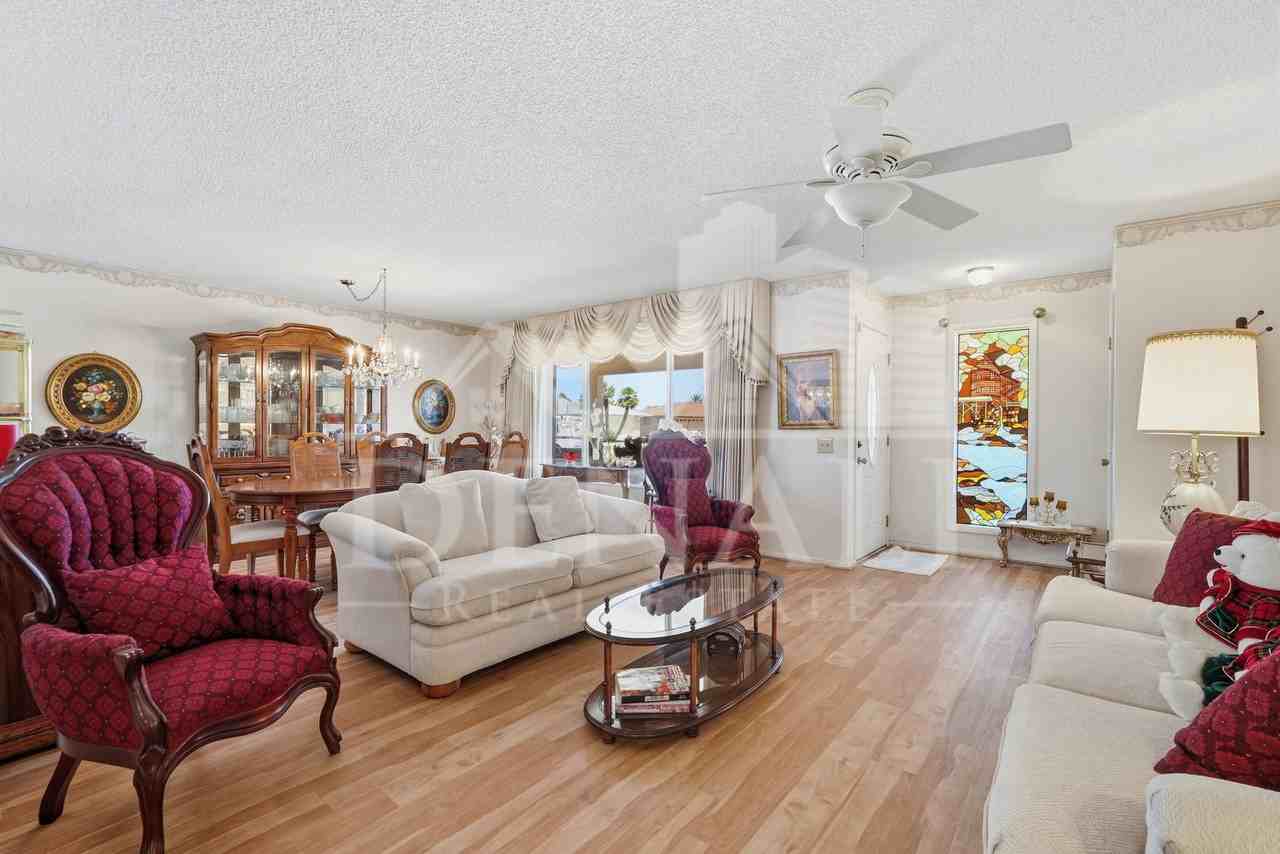 9807 W Mockingbird Dr - Photo 3 of 40