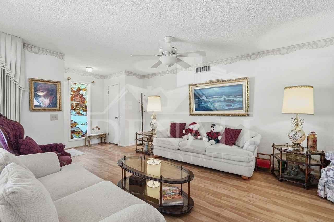 9807 W Mockingbird Dr - Photo 6 of 40