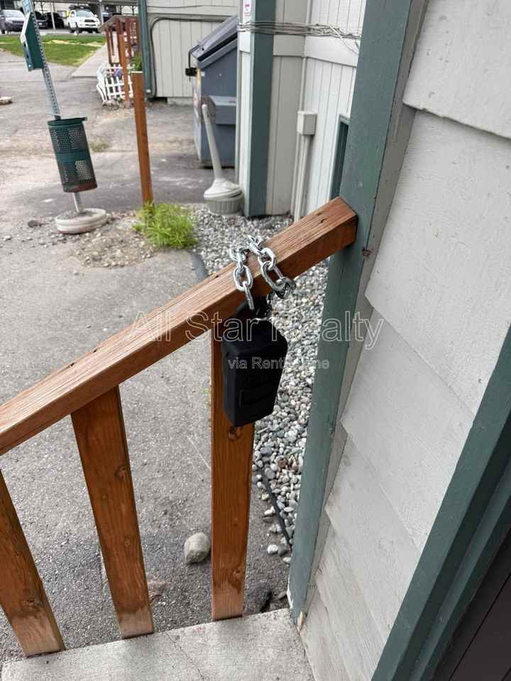 211 Mccarrey St #2B - Photo 4 of 19