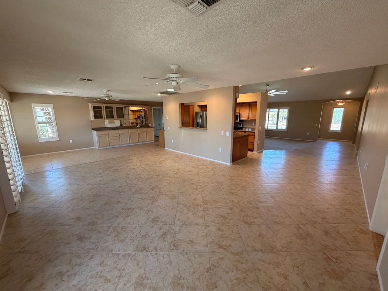 14607 W Yosemite Dr - Photo 7 of 31