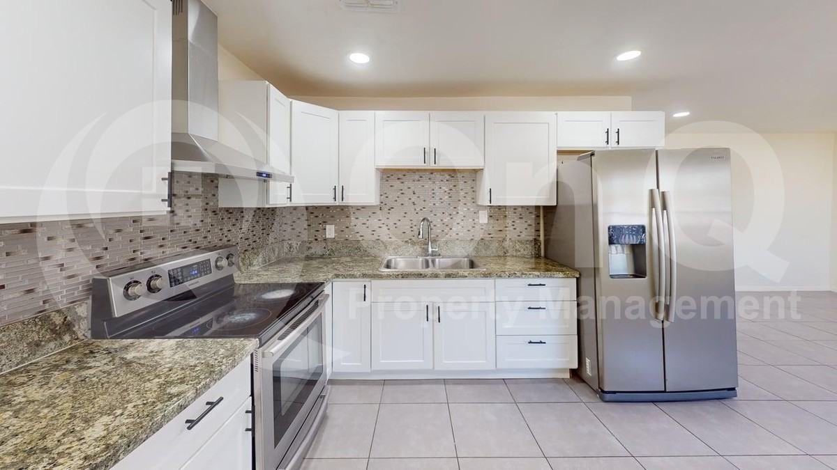 3917 S Liberty Ave - Photo 4 of 12