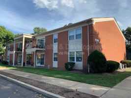 featured image of 13 Simpson St #B